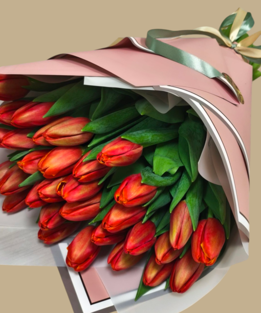 Tulpių puokštė Raudona